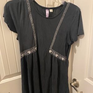 Francesca’s ALYA Dress, Floral and Lace detailing, size M